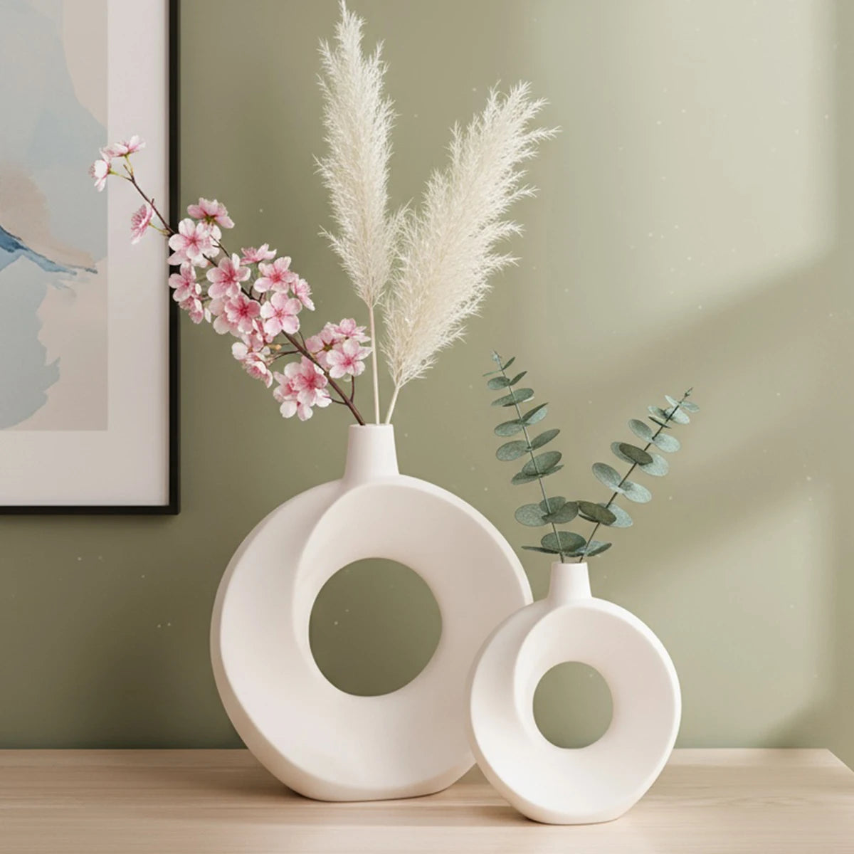 1PC, A Creative and Simple Resin White Donut Vase, A Modern Home Decoration Vase